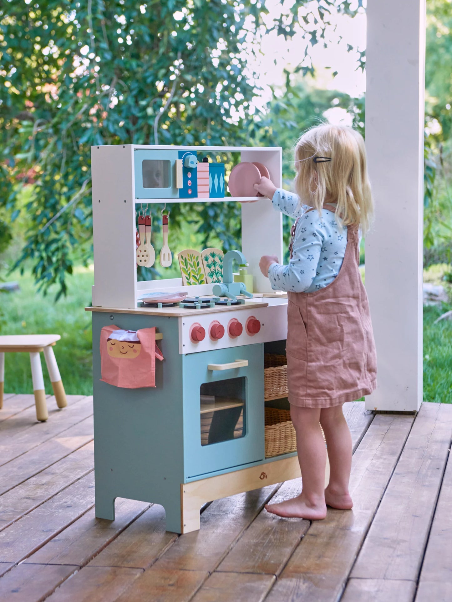 Tender Leaf - Kitchen Range (not available for toy library)