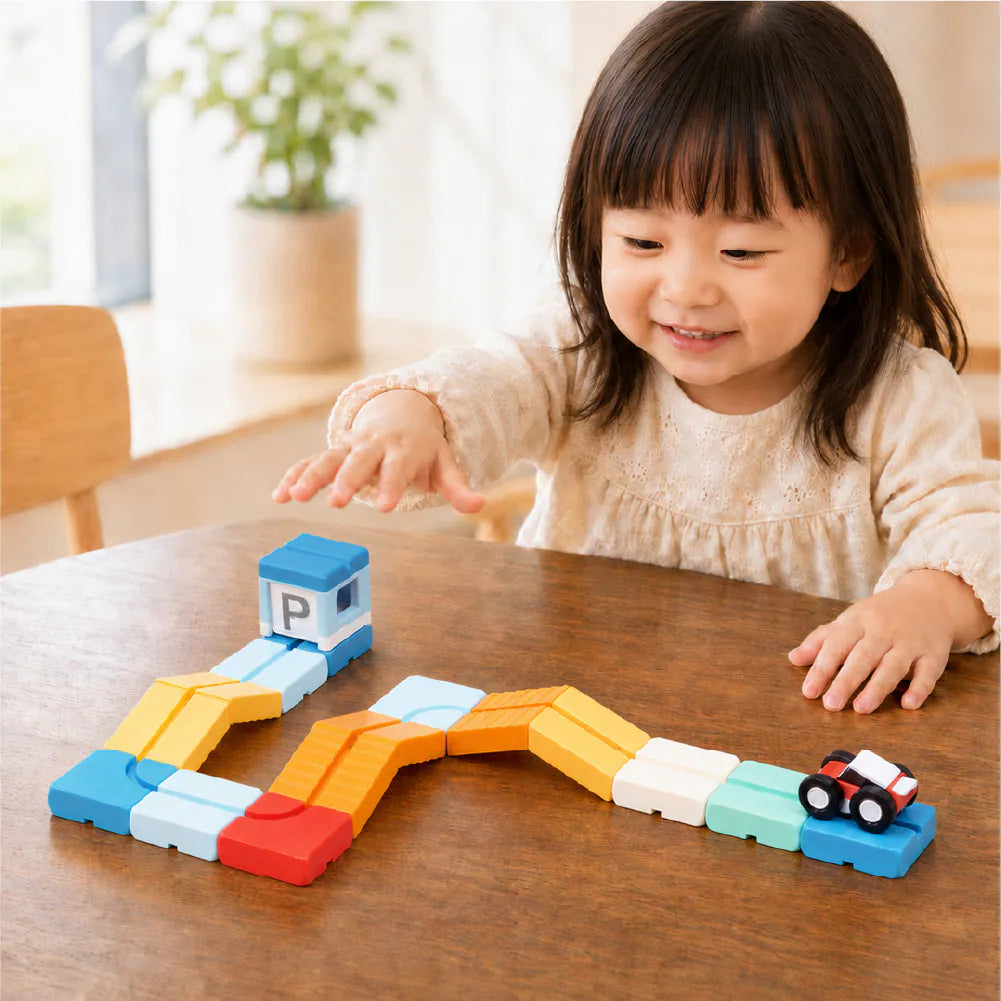 Qbi - 輕巧隨行組  (not available for Toy library)
